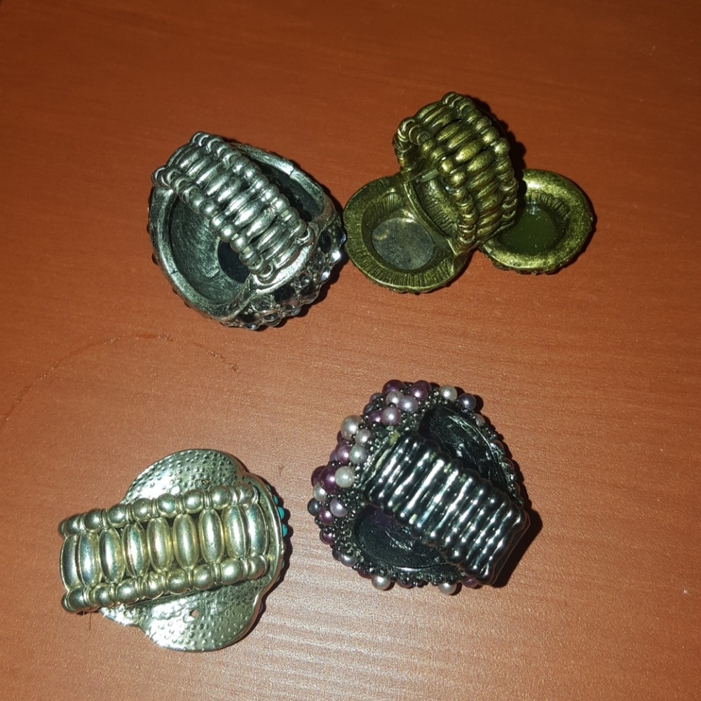 4 rings! - Picture 3 of 3